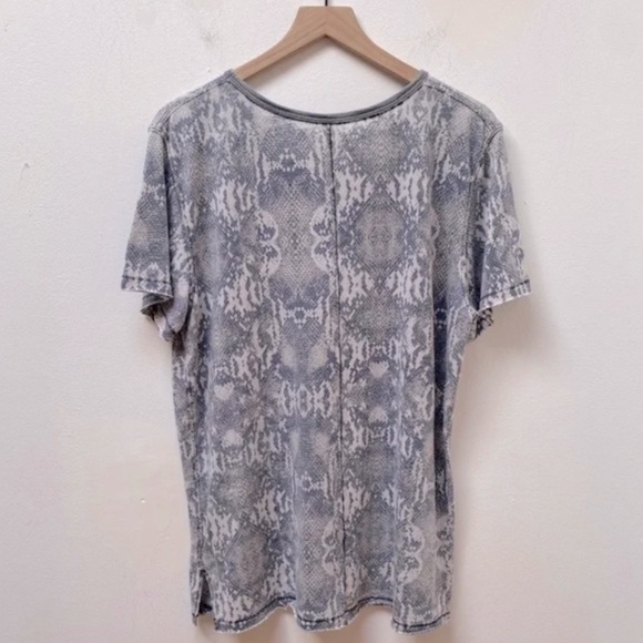 Free People Python Snake Print Short Sleeve Tee T-Shirt Top - Picture 8 of 11